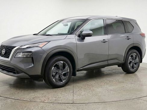 Used 2025 Nissan Rogue SV FWD image 3