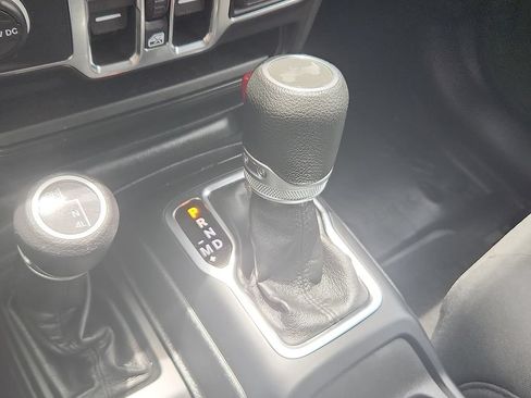 Used 2021 Jeep Wrangler Unlimited Sport AWD/4WD image 14