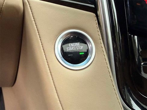 Used 2019 Cadillac Escalade ESV Platinum image 29