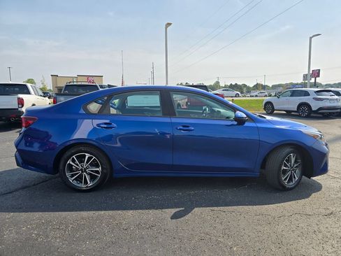 Used 2024 Kia Forte LXS FWD image 9