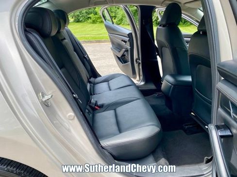 Used 2024 MAZDA MAZDA3 s FWD image 32