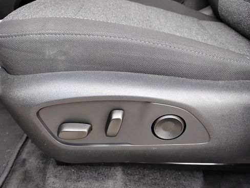 Used 2025 GMC Acadia Elevation image 14