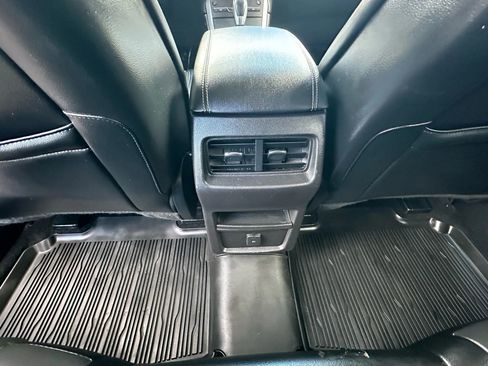 Used 2017 Ford Edge Titanium image 29