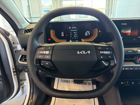Used 2025 Kia K4 LXS image 18