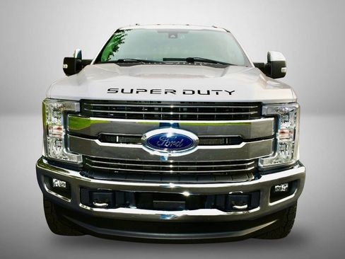 Used 2019 Ford F250 Lariat w/ Lariat Ultimate Package AWD/4WD image 9