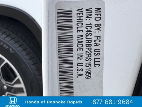 Used 2024 Jeep Wagoneer L Series II image 45