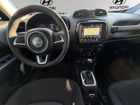 Used 2023 Jeep Renegade Latitude AWD/4WD image 10