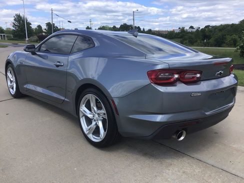 Used 2021 Chevrolet Camaro LT RWD image 4