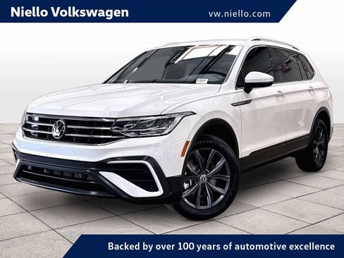 Used 2023 Volkswagen Tiguan SE FWD image 1