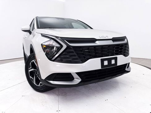 Used 2023 Kia Sportage LX AWD/4WD image 5