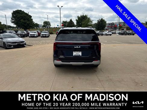 Used 2026 Kia Carnival EX FWD image 4