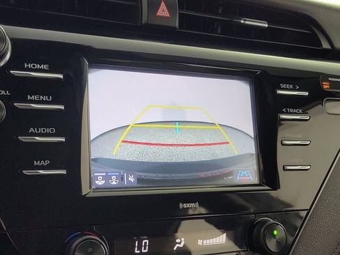 Used 2020 Toyota Camry SE w/ Convenience Package FWD image 29