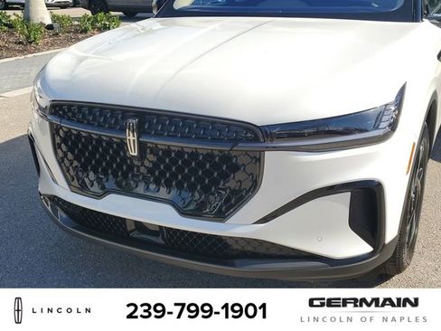 New 2026 Lincoln Nautilus Premier w/ Jet Appearance Package AWD/4WD image 13
