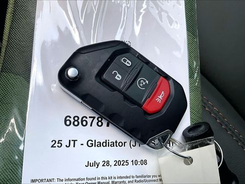 Used 2025 Jeep Gladiator Mojave AWD/4WD image 15