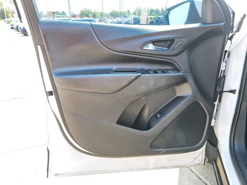Used 2019 Chevrolet Equinox LT FWD image 9