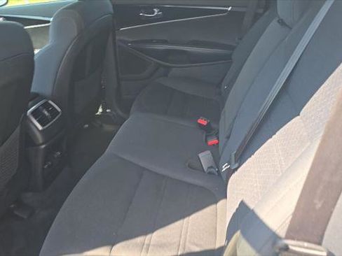Used 2019 Kia Sorento S AWD/4WD image 17