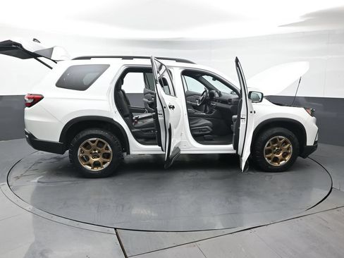 Used 2024 Honda Pilot TrailSport image 52