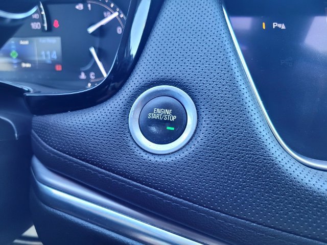 Used 2018 Cadillac XT5 Luxury w/ Driver Awareness Package FWD image 18