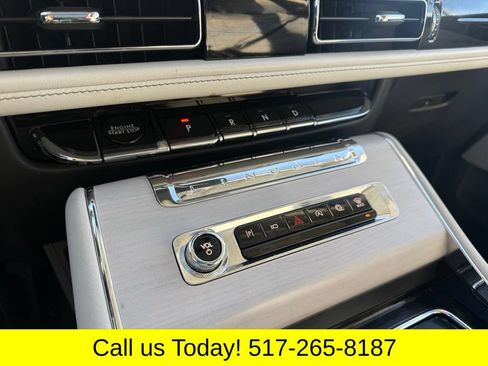 Used 2025 Lincoln Aviator Reserve w/ Equipment Group 201A AWD/4WD image 29