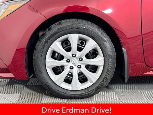 Certified 2025 Toyota Corolla LE FWD image 4