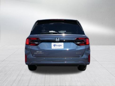 New 2026 Honda Odyssey Touring image 4