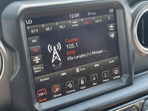 Used 2023 Jeep Wrangler Unlimited Rubicon w/ LED Lighting Group AWD/4WD image 21