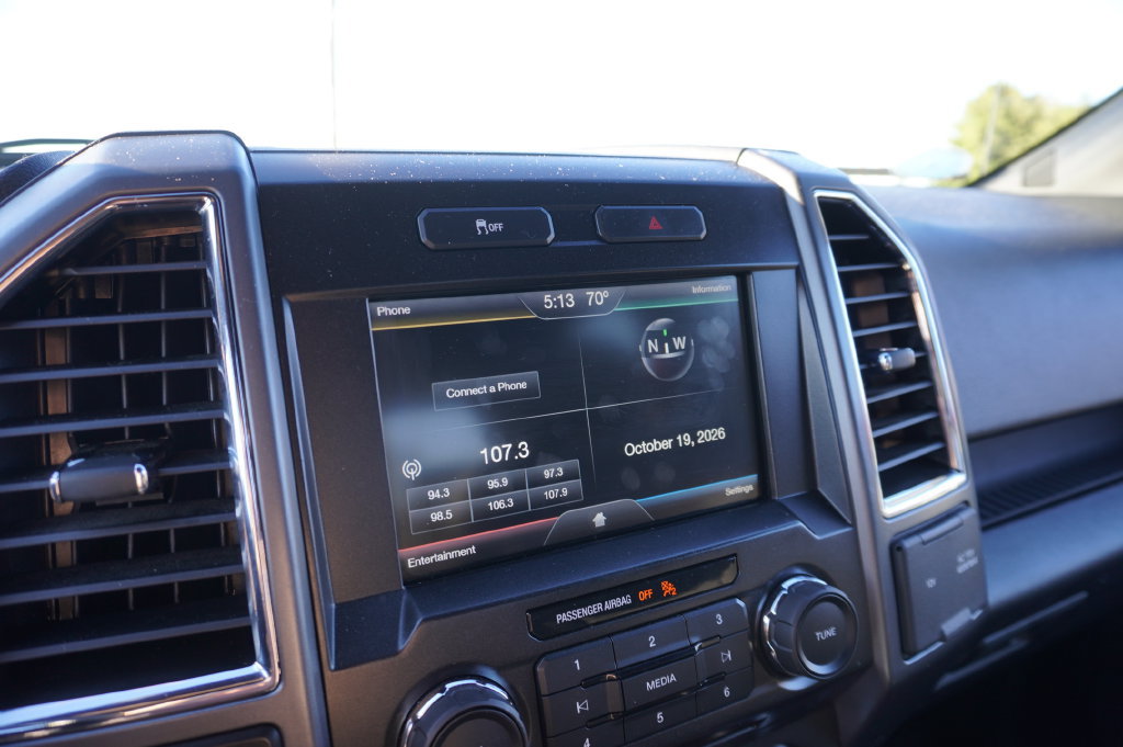 Used 2015 Ford F150 XLT w/ Equipment Group 302A Luxury AWD/4WD image 16