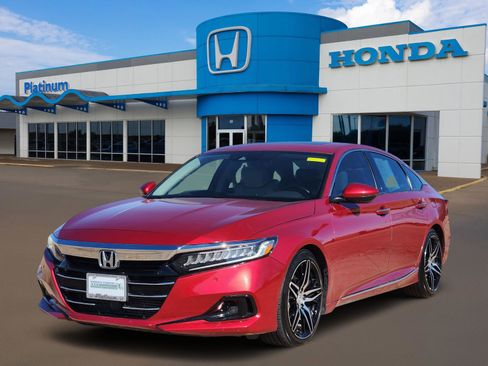 Used 2022 Honda Accord Touring image 2