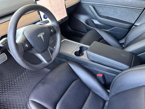 Used 2021 Tesla Model 3 Standard Range Plus image 4