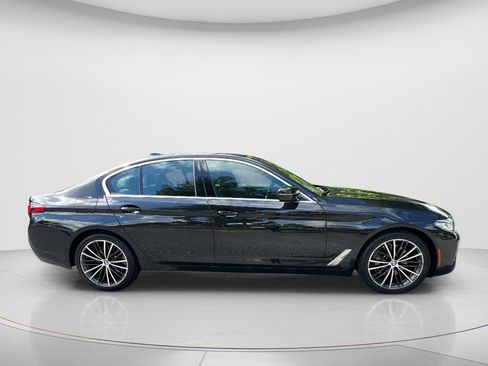 Used 2023 BMW 530i w/ Convenience Package RWD image 4