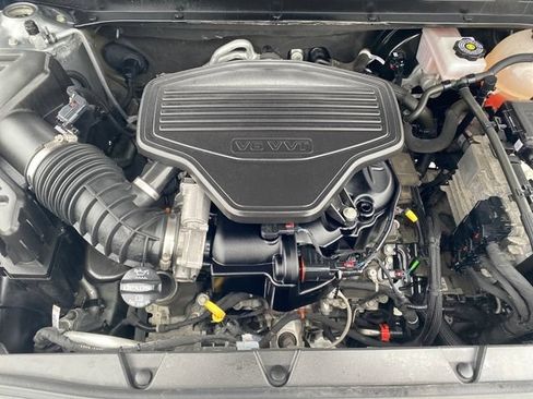 Certified 2023 GMC Acadia SLT AWD/4WD image 19