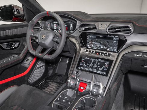 Used 2024 Lamborghini Urus Performante AWD/4WD image 29