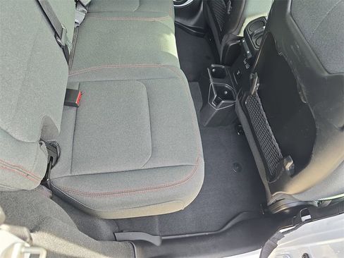 Used 2024 Jeep Wrangler Unlimited Rubicon image 11