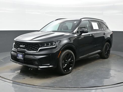 Used 2023 Kia Sorento SX image 2