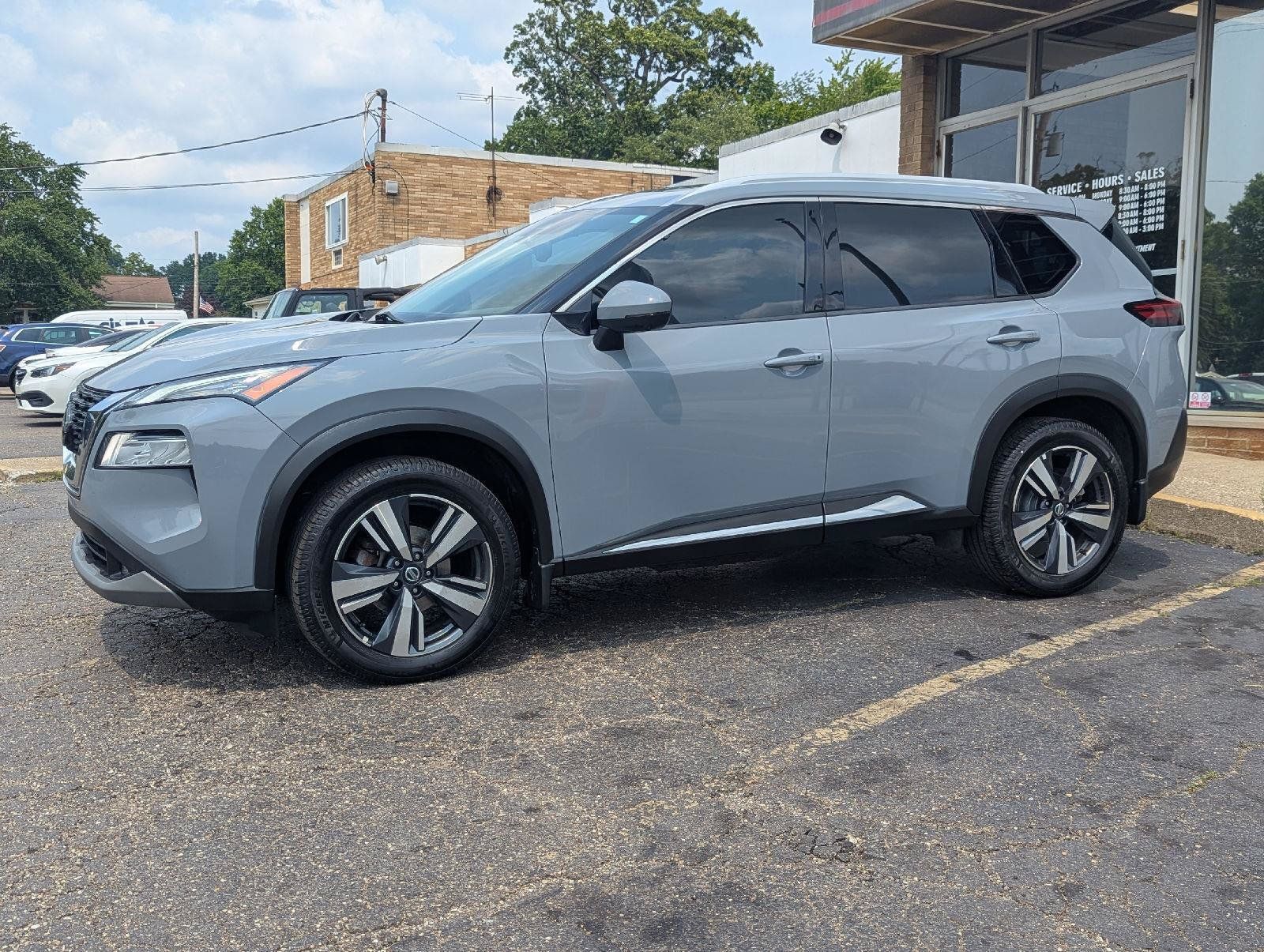 Used 2021 Nissan Rogue SL AWD/4WD image 9