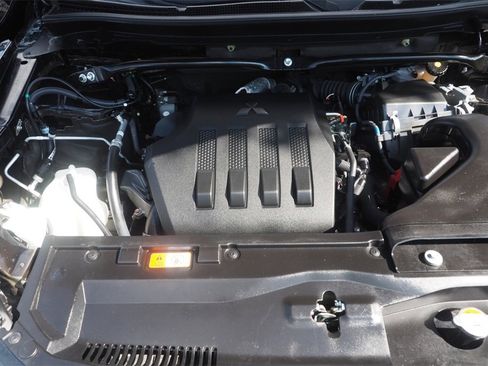 Used 2023 Mitsubishi Eclipse Cross SE image 24