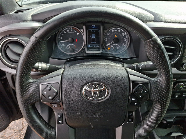Used 2021 Toyota Tacoma TRD Off-Road w/ Technology Package AWD/4WD image 15