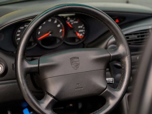 Used 1999 Porsche Boxster RWD image 12