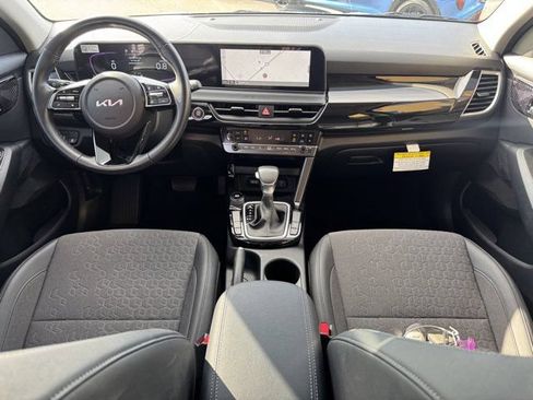 Certified 2025 Kia Seltos S FWD image 14
