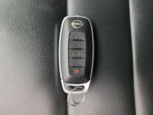 Used 2023 Nissan Rogue SL AWD/4WD image 32