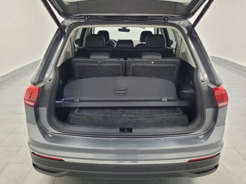 Used 2022 Volkswagen Tiguan SE FWD image 29
