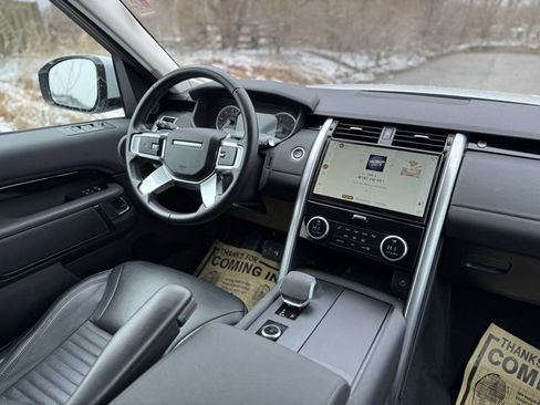Used 2023 Land Rover Discovery S image 28