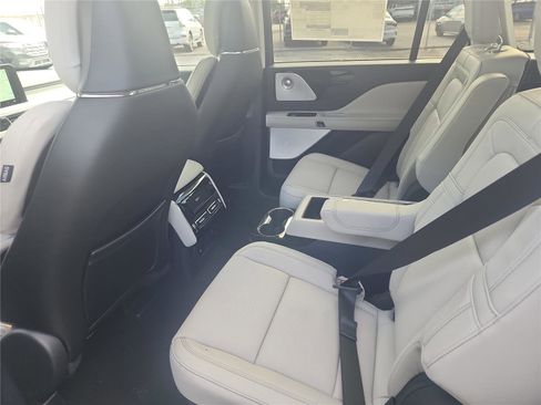 New 2026 Lincoln Aviator Reserve AWD/4WD image 18