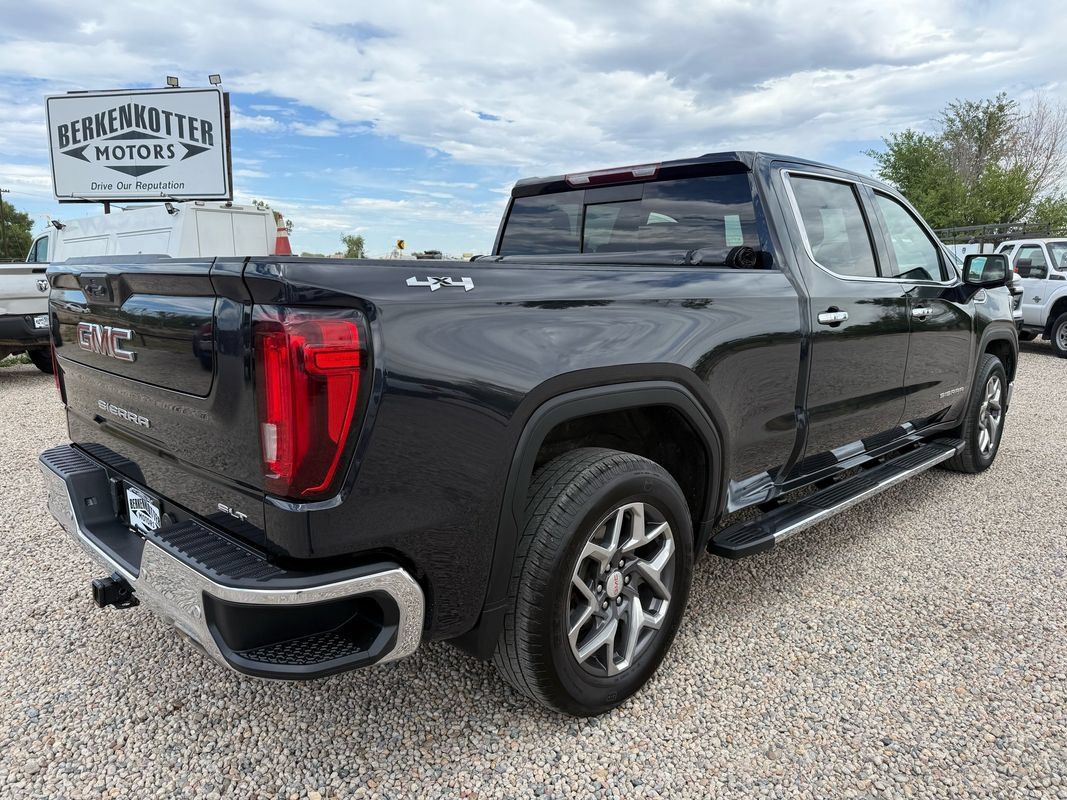 Used 2023 GMC Sierra 1500 SLT w/ SLT Premium Package AWD/4WD image 10