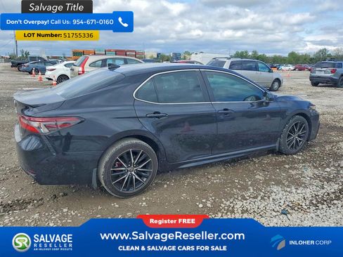Used 2022 Toyota Camry SE FWD image 4