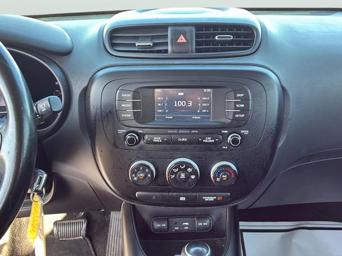 Used 2016 Kia Soul + w/ Designer's Package FWD image 9