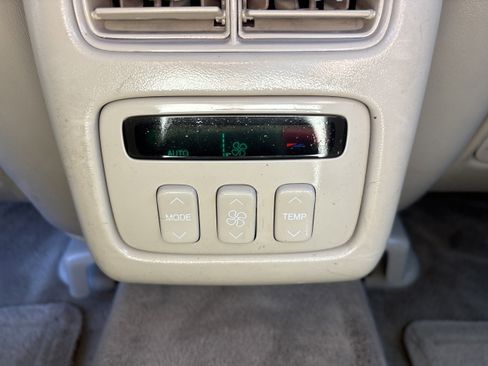 Used 2004 Cadillac De Ville image 10