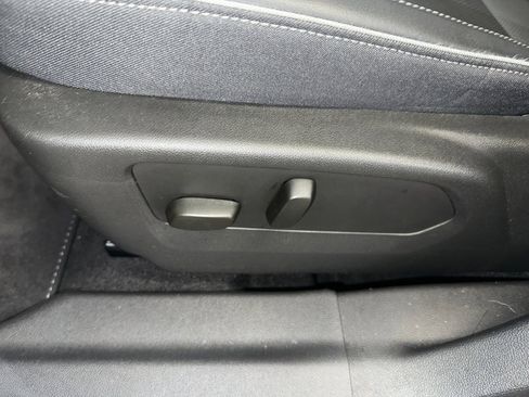 Certified 2023 Buick Envision Essence image 3