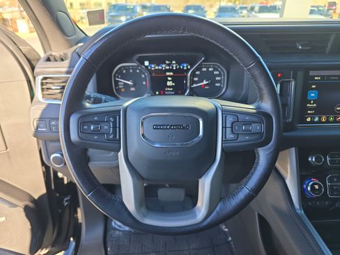 Used 2021 GMC Yukon Denali w/ Denali Premium Package image 31
