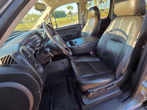 Used 2013 GMC Sierra 2500 SLE w/ SLE Preferred Package image 11